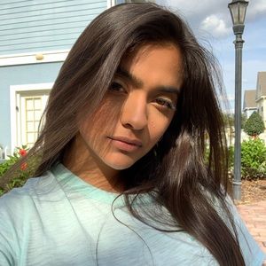 Meet your Posher, Anabella